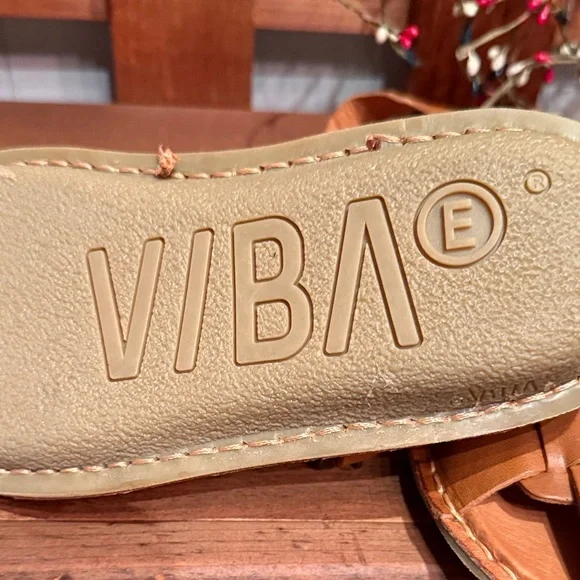 Classic Tan women’s  Sandals - Picture 3 of 4